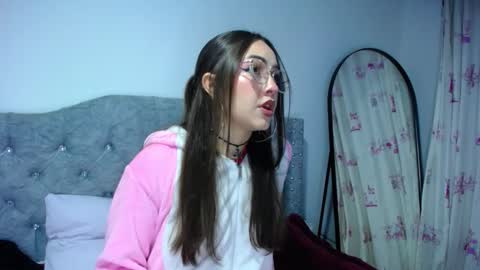 Paris online show from December 23, 7:45 am