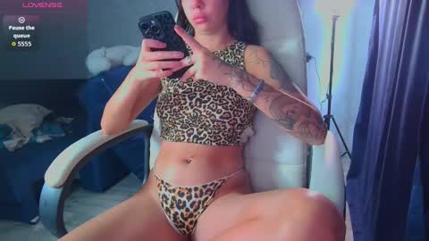 Snapshot of _pink__rabbit_ chatting on September 14, 9:07 am Ilona online show from September 14, 9:07 am