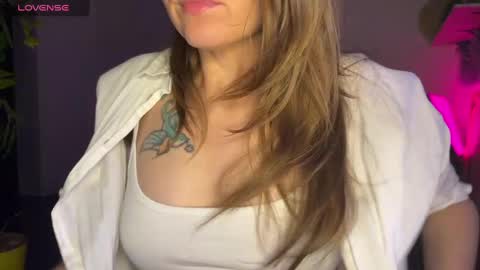 Snapshot of _private_person_ chatting on January 11, 5:40 pm HADLY see u online 0312 online show from January 11, 5:40 pm