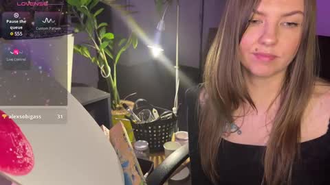 Snapshot of _private_person_ chatting on March 5, 5:08 pm HADLY see u online 0312 online show from March 5, 5:08 pm