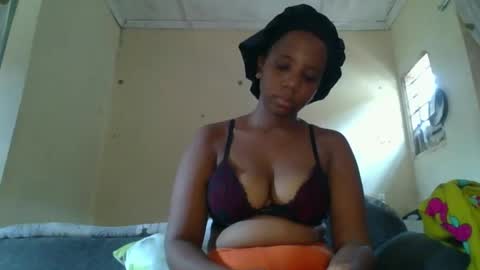 queen online show from January 8, 7:34 am