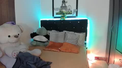 _rosi_berlin_ online show from February 1, 2:16 am