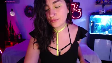 Snapshot of _santalove_ chatting on December 11, 7:03 pm SantaLove online show from December 11, 7:03 pm