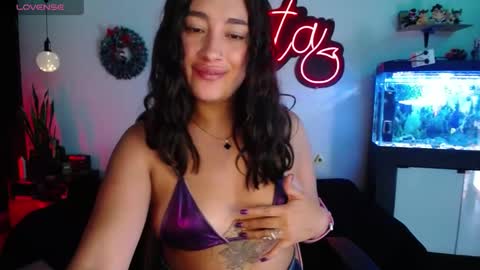 Snapshot of _santalove_ chatting on December 23, 8:14 pm SantaLove online show from December 23, 8:14 pm