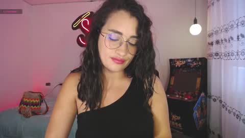 Snapshot of _santalove_ chatting on February 5, 9:40 pm SantaLove online show from February 5, 9:40 pm