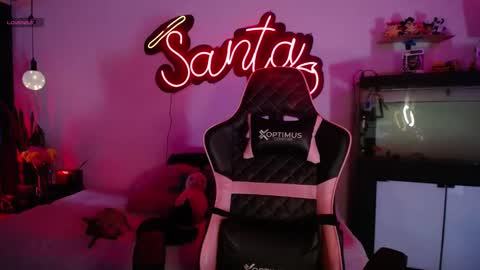 Snapshot of _santalove_ chatting on January 18, 9:45 pm SantaLove online show from January 18, 9:45 pm