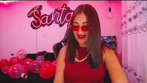 Snapshot of _santalove_ chatting on February 14, 8:59 pm SantaLove online show from February 14, 8:59 pm