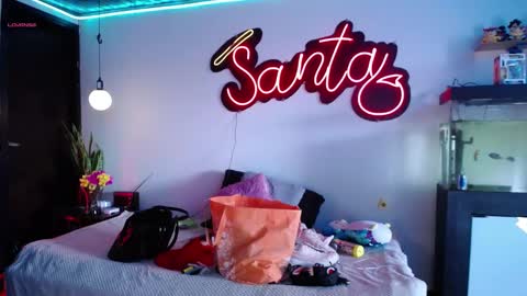 Snapshot of _santalove_ chatting on January 24, 8:00 pm SantaLove online show from January 24, 8:00 pm