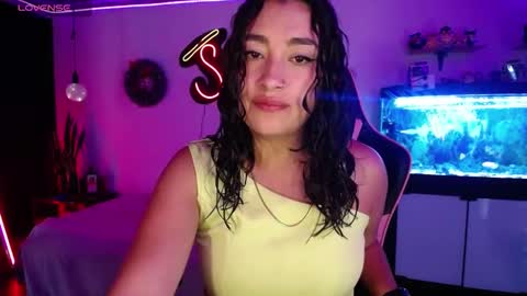 Snapshot of _santalove_ chatting on December 17, 6:31 pm SantaLove online show from December 17, 6:31 pm