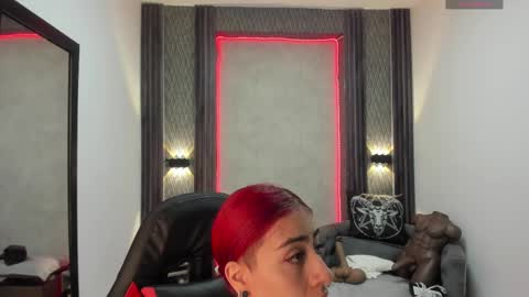 Snapshot of _selene_red chatting on February 10, 2:48 pm Selene online show from February 10, 2:48 pm