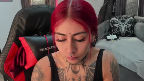 Snapshot of _selene_red chatting on January 31, 3:11 pm Selene online show from January 31, 3:11 pm