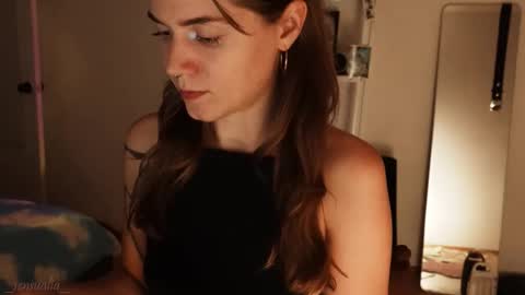 Snapshot of _sensualia_ chatting on September 26, 6:49 pm Lia online show from September 26, 6:49 pm