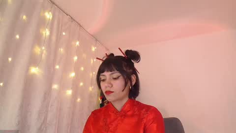 Snapshot of _sensualkitten_ chatting on January 4, 6:30 am Laura online show from January 4, 6:30 am