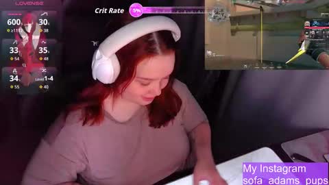 Snapshot of _sofia_adam_ chatting on October 4, 2:06 am pups online show from October 4, 2:06 am
