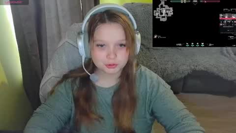 Snapshot of _sofia_adam_ chatting on January 6, 9:41 am pups online show from January 6, 9:41 am