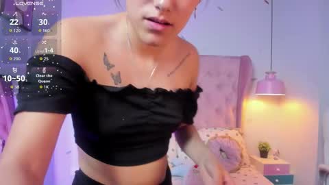 Snapshot of _sophie__miller chatting on October 4, 9:19 pm Sophie online show from October 4, 9:19 pm