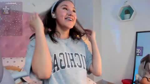 Sophie  online show from November 11, 9:34 pm