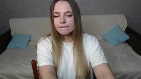 Snapshot of _sweet_lana_ chatting on December 4, 6:55 am Lana online show from December 4, 6:55 am