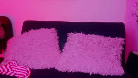   0900 p.m a 0500 a.m Colombia time UTC -5  online show from March 21, 8:19 am