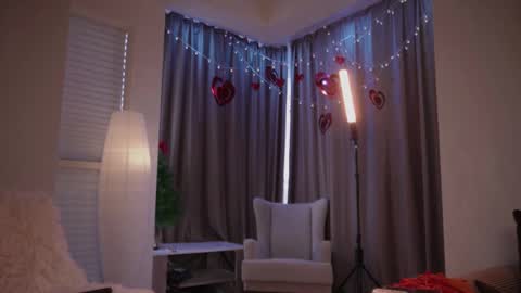 Annie online show from March 2, 5:08 am