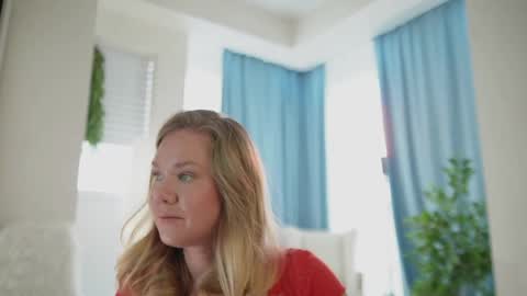 Annie online show from April 11, 6:30 am