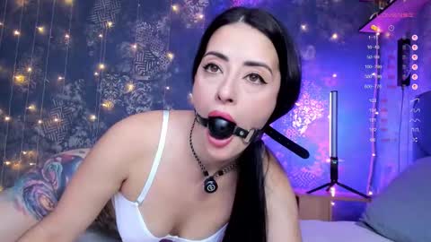 _thenightmoon_ online show from November 19, 2:00 am