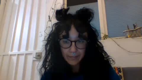 Snapshot of _tutti_frutti_ chatting on January 5, 7:17 am _tutti_frutti_ online show from January 5, 7:17 am