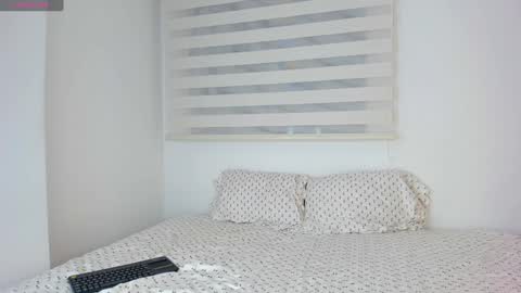 Violeta online show from December 14, 2:44 am