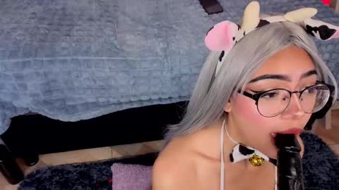   online show from November 6, 9:21 pm