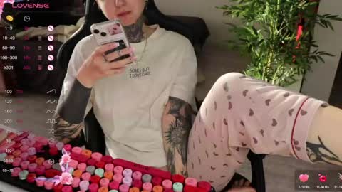 Alis online show from May 26, 3:33 pm
