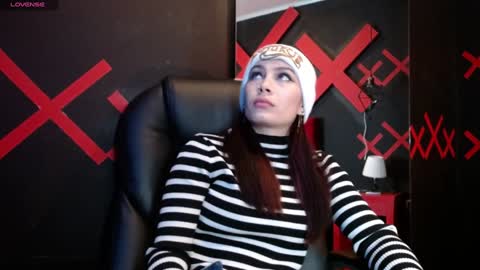 Yuyi online show from February 6, 11:09 am