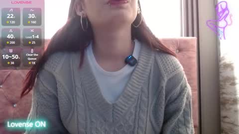 Yuyi online show from December 4, 11:45 am