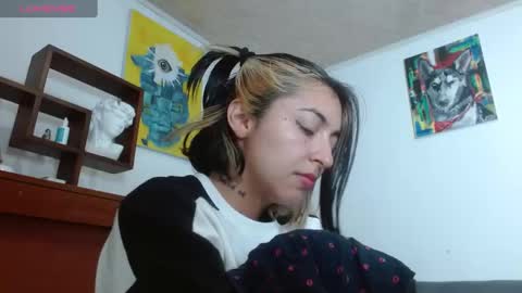 Zoe  online show from March 8, 8:40 am