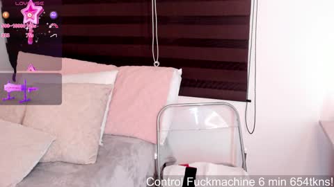 Snapshot of a__vanellopecute chatting on January 6, 9:08 am Alexandra online show from January 6, 9:08 am