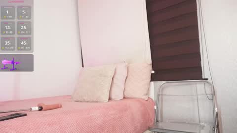 Snapshot of a__vanellopecute chatting on October 4, 9:26 am Alexandra online show from October 4, 9:26 am
