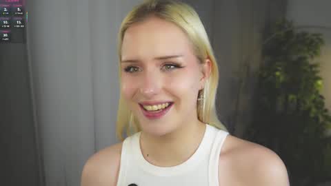 Snapshot of a_avine chatting on October 16, 3:14 pm Molly online show from October 16, 3:14 pm