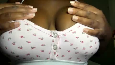 aaliah20 online show from June 24, 5:45 pm