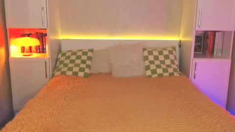 Snapshot of aamica chatting on February 25, 7:27 pm Lea online show from February 25, 7:27 pm