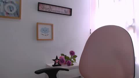 Antonia Brown online show from February 20, 1:45 pm