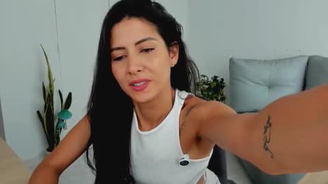 Laura  online show from February 10, 4:54 pm