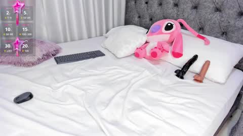 Snapshot of abbyfoxx_ chatting on September 23, 1:04 am Abby online show from September 23, 1:04 am