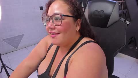 abbyrogers1 online show from April 6, 4:46 am