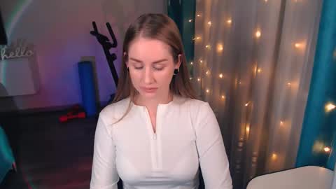 Anna online show from February 9, 8:24 pm