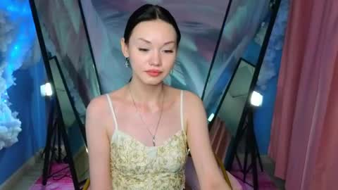 Lily online show from May 6, 1:15 pm