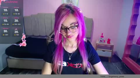 abril_ch_ online show from October 22, 10:42 am