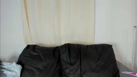 Snapshot of abril_jones10 chatting on February 26, 2:08 am Abril jones online show from February 26, 2:08 am