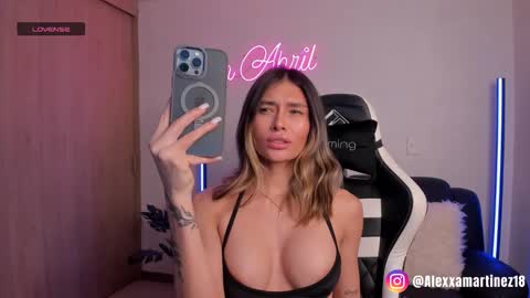 Snapshot of abril_w18 chatting on January 25, 2:15 am My name is Alexa. Please say hello I like to chat with you. If you have requests please use tip online show from January 25, 2:15 am