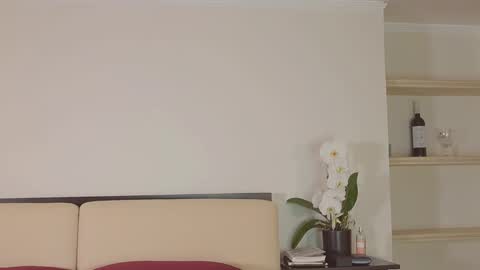 Abril Colls online show from January 12, 7:52 pm