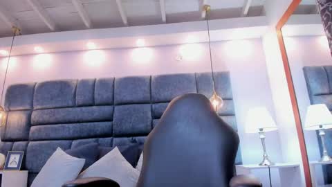 Abril  online show from April 15, 12:17 pm