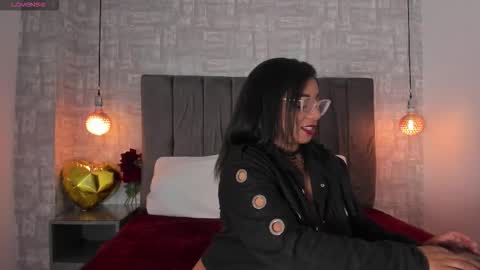 abrilsantana_ online show from October 17, 4:27 am